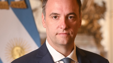 Manuel Adorni lidera la campaña en las redes sociales