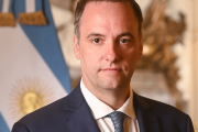 Manuel Adorni lidera la campaña en las redes sociales