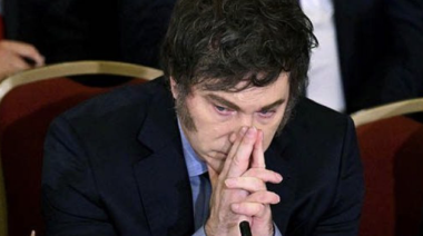 La preocupación por la corrupción desplaza a la economía, la desaprobación a Milei roza el 50% y la negatividad domina el ánimo social