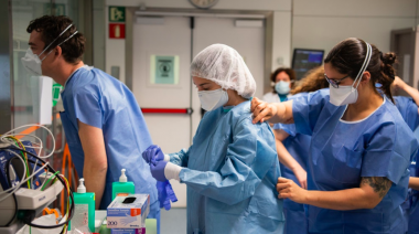 Más de 7.000 profesionales de la salud murieron a causa del COVID-19 en el mundo