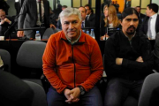 Sin pagar nada, conceden domiciliaria a Lázaro Báez: los vecinos le impiden entrar a su casa