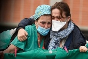 Más de 7.000 profesionales de la salud murieron por Covid-19 en el mundo