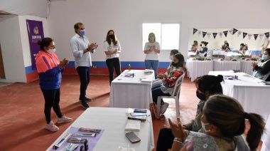 Garro presentó programa de inserción laboral de mujeres