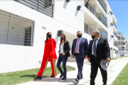 Alberto Fernández entregó viviendas