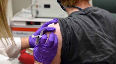 El gobierno ahora habla de vacunar “entre enero y febrero”