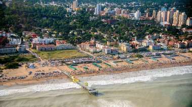 Gollán pone en duda el veraneo en la costa atlántica si no aparece una vacuna contra el coronavirus