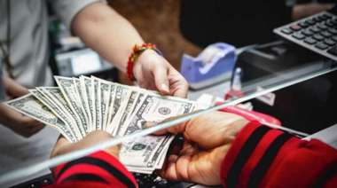 El Dólar blue cotiza a $123 y mantiene su valor