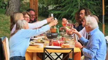 Por decreto, prohibieron las reuniones sociales y familiares en diversas provincias