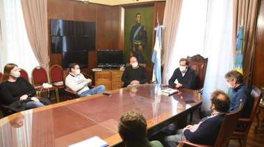 La Plata: El intendente evaluó medidas de apoyo para gimnasios y natatorios