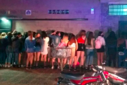 Desarticularon dos fiestas clandestinas