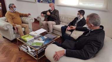 Gollán estuvo en la Cuarta y se reunió con Fernández y Zurro