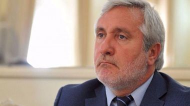 Piden la renuncia del procurador Julio Conte Grand tras el conflicto por las excarcelaciones