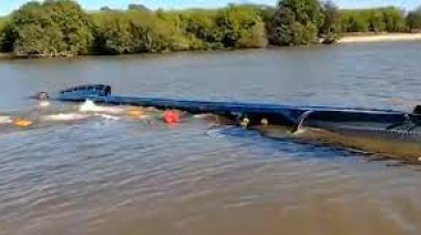 Un barco se hundió en la Isla Santiago luego de chocar con otro barco