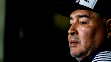 Maradona fue aislado de manera preventiva y será hisopado