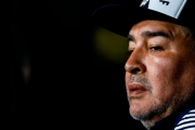 Maradona fue aislado de manera preventiva y será hisopado