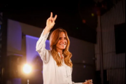 Tolosa Paz anunció su renuncia al cargo y llamó a hacer una elección histórica