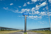 YPF volvió a mejorar la oferta para renegociar su deuda