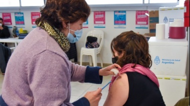 Funcionarios públicos de Chascomús se vacunaron como “personal de salud”