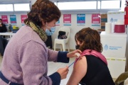 Funcionarios públicos de Chascomús se vacunaron como “personal de salud”