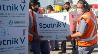 Llegó de Moscú un nuevo avión de Aerolíneas Argentinas con vacunas Sputnik V