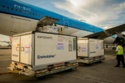Un nuevo vuelo parte a China para buscar vacunas de Sinopharm