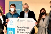 Se hizo entrega de viviendas y créditos del Procrear