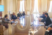 Fernández firmó un acuerdo de rebaja en 10 cortes de carnes