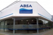 Vecinos de Los Hornos reclaman a ABSA por pérdidas de agua y roturas en las calles