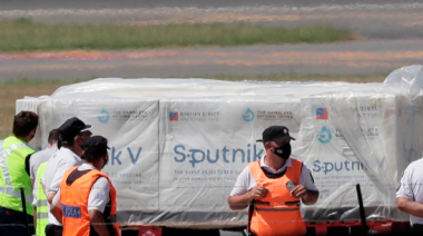 Llegaron 550.000 vacunas Sputnik V del segundo componente