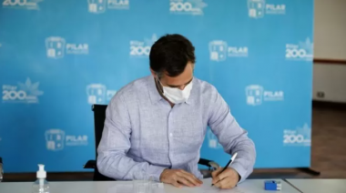 Pilar: Achával acordó aumento del 35% del sueldo para trabajadores municipales