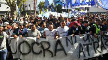A los tiros en Berisso entre dos facciones de la Uocra: tres heridos, uno grave