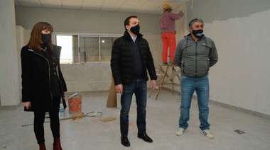Watson visitó obras en la EEP Nº50 de Villa Hudson
