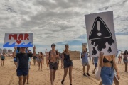 Cientos de personas se movilizaron contra las petroleras en el Mar Argentino