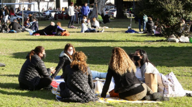 “Da bronca ver como en las plazas están tomando cerveza de un pico varias personas”