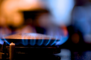 Aumentarán las tarifas de gas, telefonía y monotributo en el mes de junio