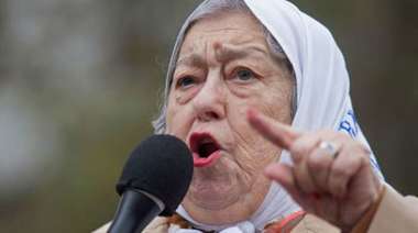 Cruce entre Madres de Plaza de Mayo, el presidente y empresarios