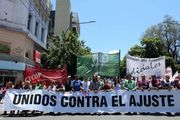 Estatales, médicos y judiciales marchan en conjunto por reapertura de paritarias