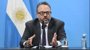 Kulfas: “En general, la gente que viaja al exterior no es pobre”