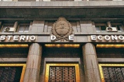 El Ministerio de Economía licitará el martes ocho títulos de deuda en pesos