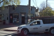La Plata: la Justicia intima a locales del centro de City Bell por “colgarse” del servicio eléctrico