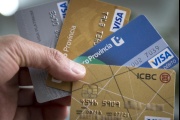 Ofrecen compras financiadas con tarjetas de crédito con hasta 250% de interés