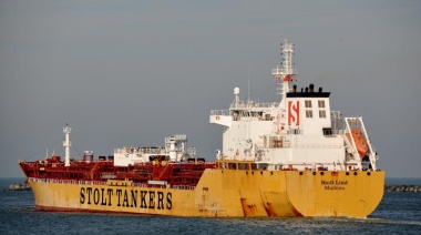 Un barco extranjero cargó combustible de manera ilegal y habrá sanciones