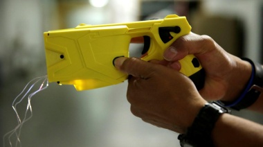 Denunciaron a funcionarios del Gobierno Nacional por obstruir la compra de tasers