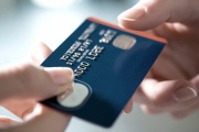Moritan insistió con la eliminación del impuesto de sellos al consumo con tarjeta de crédito