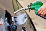 Falta de nafta en el país: El Gobierno habilitó los dólares para que las petroleras importen
