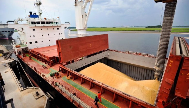 Un paro por tiempo indeterminado de recibidores de granos afecta a los puertos bonaerenses