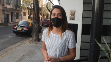 Una rosarina le regaló su bicicleta a un repartidor que había sido asaltado frente a su casa