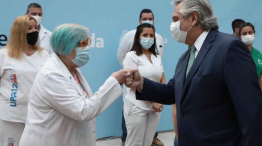 Alberto Fernández anunció que se otorgará un bono de $6.500 al personal de Salud durante tres meses