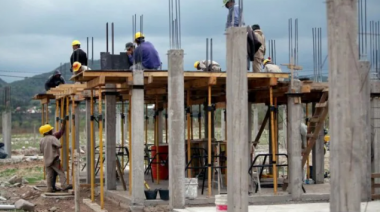 La actividad económica cayó 1,2% mensual en abril