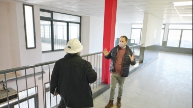 Gray recorrió las obras de la escuela n° 21 de el jagüel
